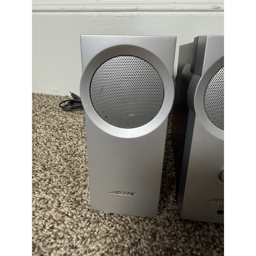 Bose Companion 2 Multimedia Computer Speakers Silver w/ Power Adapter Tested - Picture 4 of 10